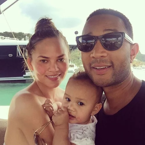 Chrissy Teigen - John Legend: Με παραδοσιακές στολές στο Μπαλί