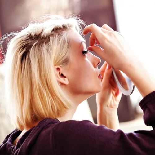 Τι είναι και πώς θα βάλεις τις ψεύτικες βλεφαρίδες με μαγνήτη