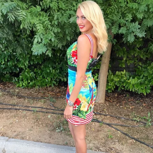 Κωνσταντίνα Σπυροπούλου: Ποζάρει στη Μύκονο με θέα το ηλιοβασίλεμα