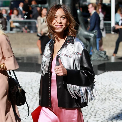 Γιατί το ροζ είναι το χρώμα που πρέπει να φορέσεις φέτος;