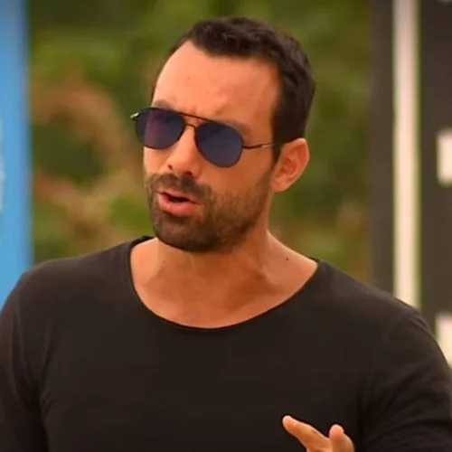 Σάκης Τανιμανίδης: Αυτή είναι η γυναίκα που δεν αφήνει λεπτό από δίπλα του στον Άγιο Δομίνικο