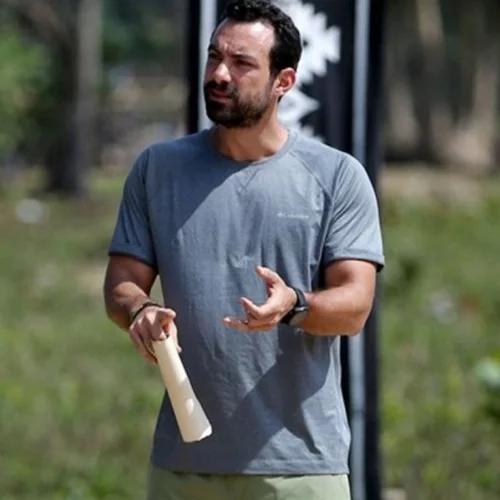 Σάκης Τανιμανίδης: Η γλυκιά έκπληξη στη μάνα του - Γεμάτη συγκίνηση η συνάντησή τους μετά από 6 μήνες