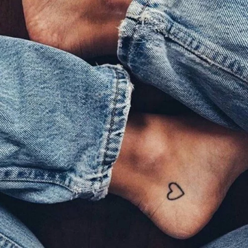 20 τέλειες ιδέες για μικρά τατουάζ στον αστράγαλο