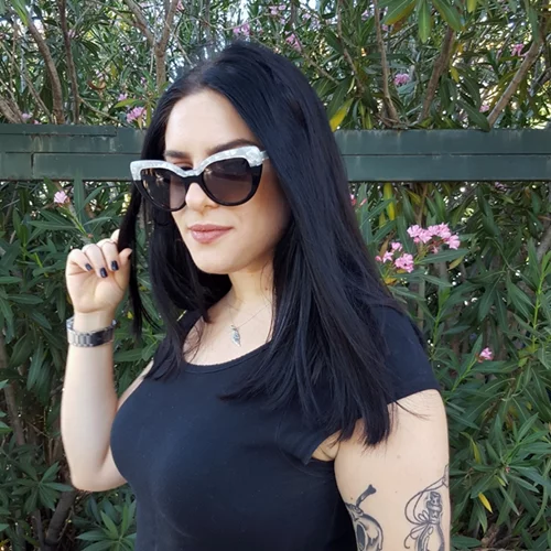 Οι Miss Bloomers επιλέγουν τα αγαπημένα τους γυαλιά ηλίου