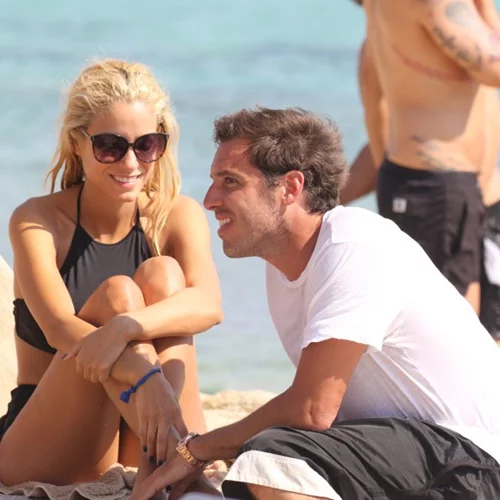 Δούκισσα Νομικού - Δημήτρης Θεοδωρίδης: Τρυφερές στιγμές στην παραλία