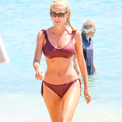 Δούκισσα Νομικού: Νέες φωτογραφίες από τις διακοπές της στη Μύκονο