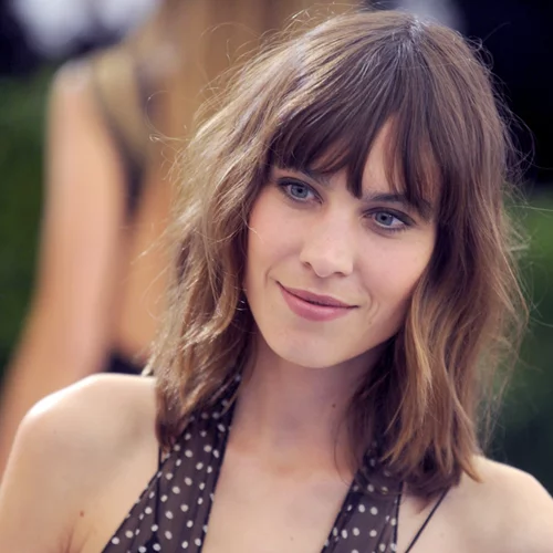 To athleisure στυλ της Alexa Chung δεν περιλαμβάνει κολάν