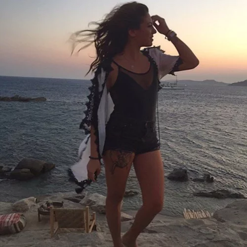 Ευρυδίκη Βαλαβάνη: Ποζάρει με καυτό μπικίνι στη Μήλο