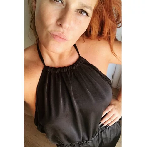 Σίσσυ Χρηστίδου: Με ολόσωμο μαγιό στην παραλία