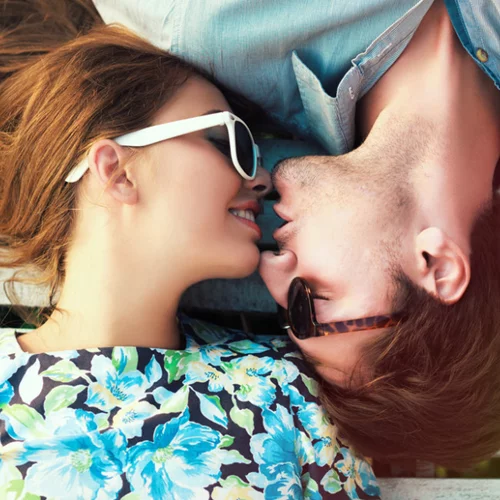 Παγκόσμια Ημέρα Φιλιού: 5 + 1 λόγοι για να δίνεις φιλιά συχνότερα