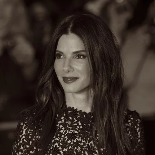 Sandra Bullock: Oι 20 πιο λαμπερές εμφανίσεις της στο κόκκινο χαλί