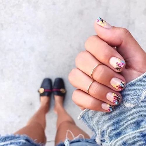 Αυτό είναι το πιο εύκολο σχέδιο για νύχια γι' αυτό το καλοκαίρι