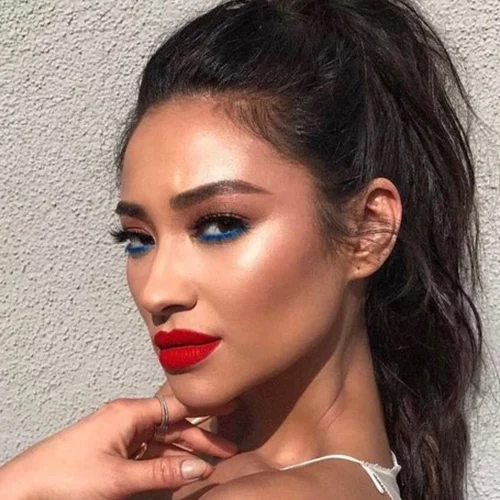 Μην μένεις στα συμβατικά: Αυτό είναι το μακιγιάζ του καλοκαιριού και πώς να το πετύχεις