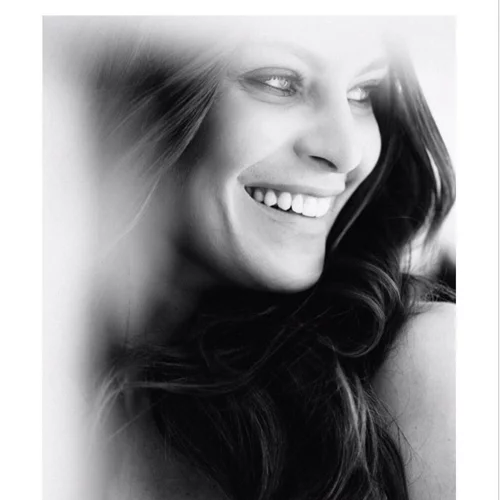 Υβόννη Μπόσνιακ: Η γλυκιά φωτογραφία για την επέτειο με τον Αντώνη Ρέμο