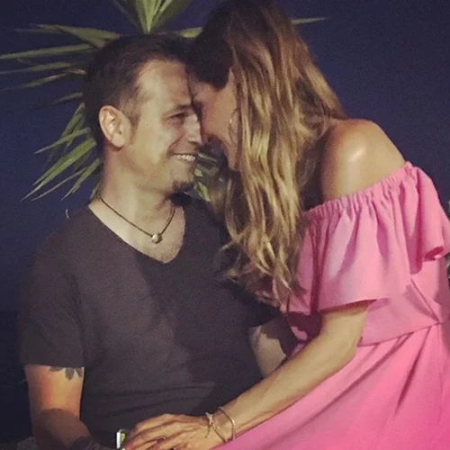 Τα διάσημα ζευγάρια μοιράζονται τα πιο... ερωτικά τους στιγμιότυπα!