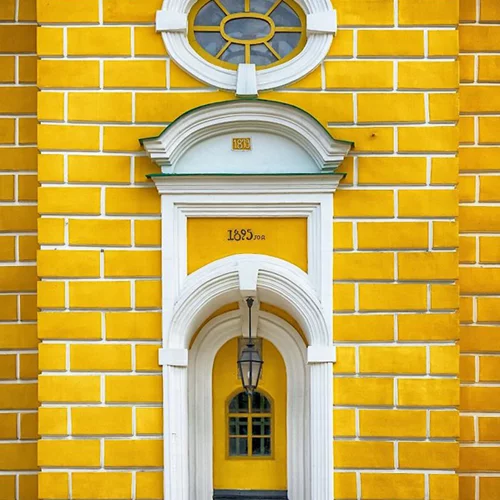 Πόλεμος στην Ουκρανία | Μπαίνουν στο Κίεβο τα ρωσικά άρματα - Μάχες στα περίχωρα -"Φτιάξτε μολότοφ", λένε στους κατοίκους