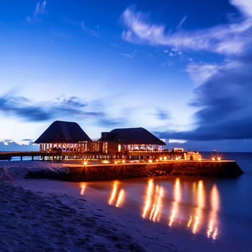 Οι ομορφότερες παραλίες της Αττικής για νυχτερινές βουτιές