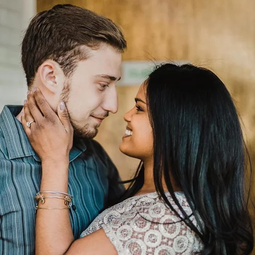 Το ζευγάρι που γνωρίστηκε στο νηπιαγωγείο και παντρεύτηκε 20 χρόνια αργότερα