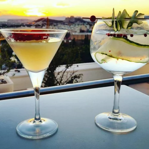 Galaxy Bar & Restaurant, το rooftop του ξενοδοχείου Hilton σε ταξιδεύει σε άλλο γαλαξία