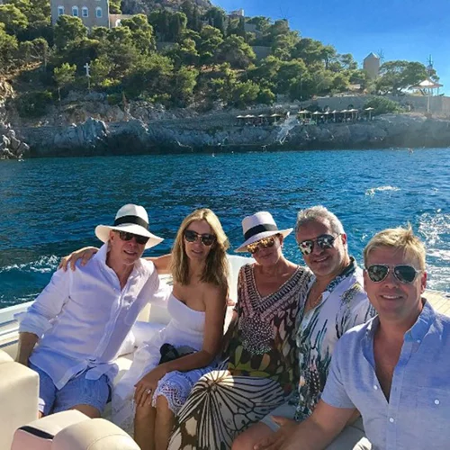 Kris Jenner - Tommy Hilfiger: Για διακοπές στην Ύδρα