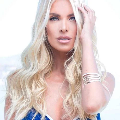 Κατερίνα Καινούργιου: Οι flamingo παντόφλες που την έκαναν χαρούμενη