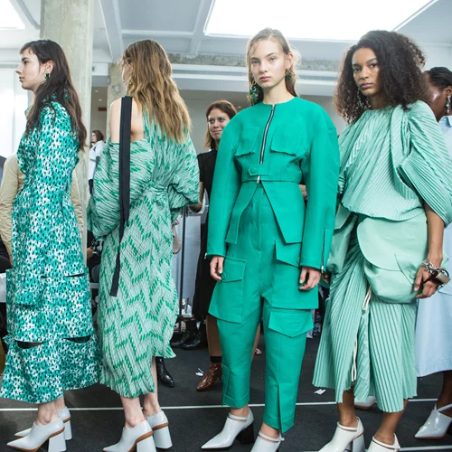 Καλοκαίρι 2017: Πώς θα πάρω πολλά likes στο Instagram; Οι top συνδυασμοί ρούχων που θα γίνουν viral