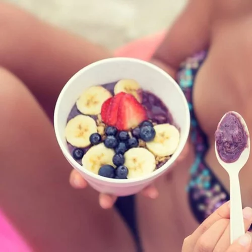 Mπανάνες, μούρα και μήλα: Ποια είναι η ιδανική στιγμή να φας το κάθε φρούτο για να είναι super θρεπτικά;