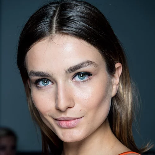 Το μπεζ κραγιόν που έχει σαρώσει στο Pinterest! Πόσο κοστίζει και πού θα το βρεις