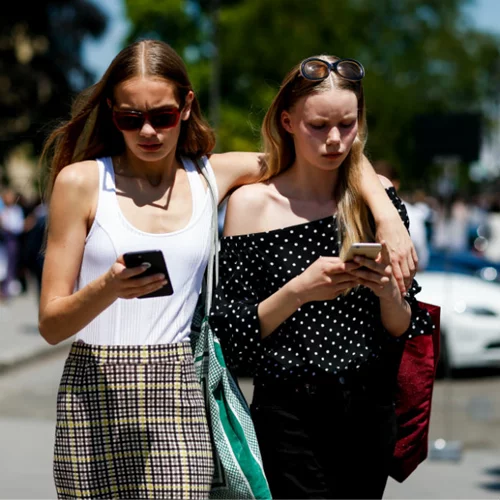 Οι καλοκαιρινές εκπτώσεις έφτασαν επιτέλους! Και εδώ θα βρεις τις καλύτερες προσφορές για παπούτσια!
