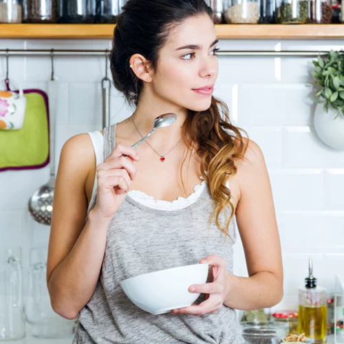 Ενέργεια το πρωί και όλη μέρα; Τι να τρως όταν νιώθεις άτονη