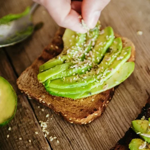 10 τρόποι να κάψεις θερμίδες και λίπος με σωστά σνακ