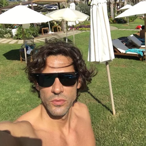 Γιάννης Σπαλιάρας: Στην Βάρκιζα με την Φαίη Σκορδά - Η φωτογραφία που αναστάτωσε το Instagram