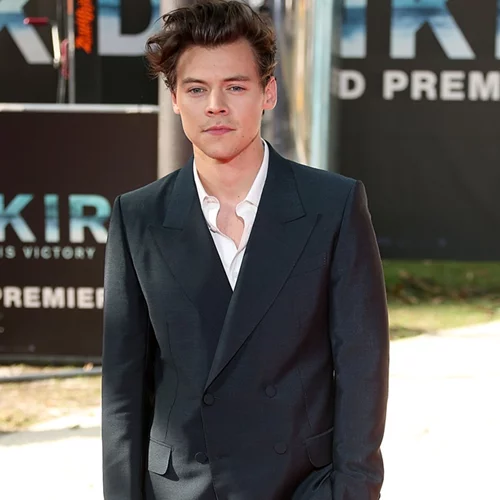 Harry Styles: Εσύ ήξερες ότι είχε όχι δυο αλλά τέσσερις ρώγες;