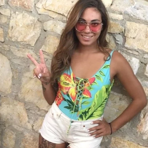 Ευριδίκη Βαλαβάνη: Η νέα χαμογελαστή selfie από την παραλία