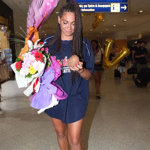 Ευριδίκη Βαλαβάνη: Το νέο look στα μαλλιά και η συγκινητική στιγμή με τους γονείς της