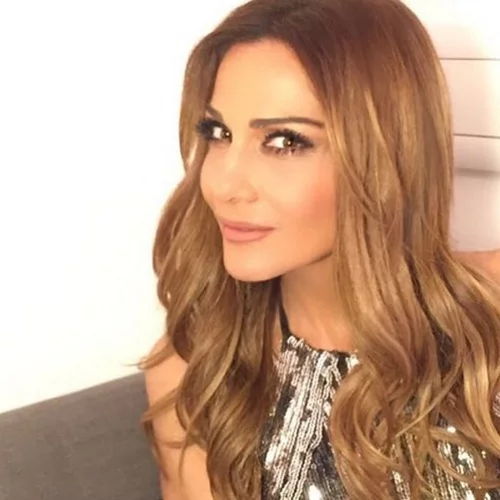 Δέσποινα Βανδή: Με καυτό μπικίνι και πιο γυμνασμένη από ποτέ