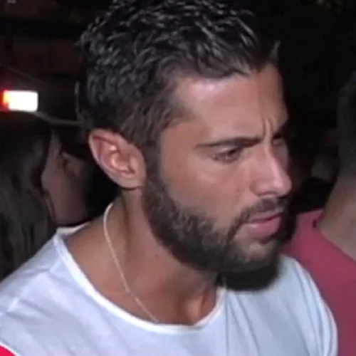 Κωνσταντίνος Βασάλος: Η ενόχληση μπροστά στην κάμερα για όσα λένε οι πρώην σύντροφοί του