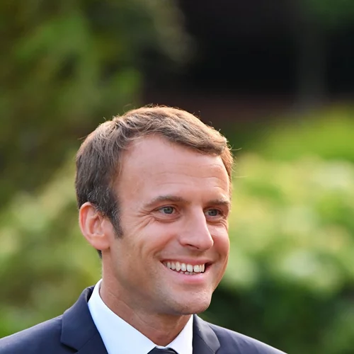 Και μετά λένε για εμάς: Ο Emmanuel Macron ξόδεψε μέσα σε 3 μήνες 26.000 ευρώ μόνο για το μακιγιάζ του!