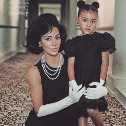 Kim Kardashian: Φωτογραφήθηκε σαν μια άλλη Jackie Kennedy