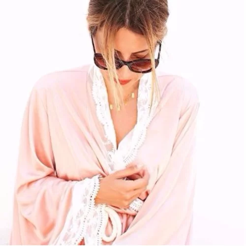 Μαρία Ηλιάκη: Ποζάρει εντελώς άβαφη και πιο μαυρισμένη από ποτέ