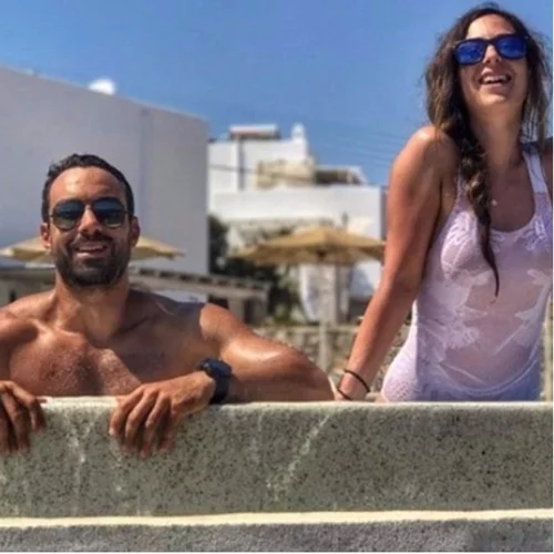 Σάκης Τανιμανίδης: Party - έκπληξη για τα γενέθλια της αδερφής του