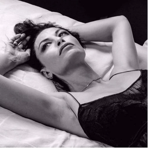 Δωροθέα Μερκούρη: Διακοπές στην Ελλάδα με τις κόρες της και φίλους