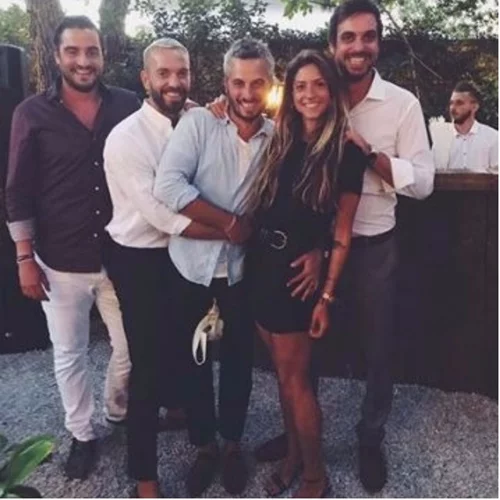 Σοφία Καρβέλα: Οι πρώτες φωτογραφίες από τη βάφτιση του μικρότερου γιου της, Νέστορα