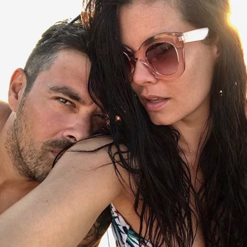 Γιάννης Αϊβάζης - Μαρία Κορινθίου: Selfie στην παραλία πριν το Survival