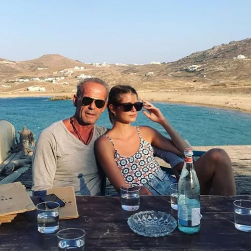 Αμαλία - Αλεξάνδρα Κωστοπούλου: Διακοπές στη Μύκονο μαζί με τον Πέτρο Κωστόπουλο