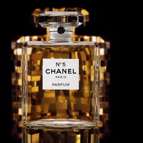Chanel No5 | 3 πράγματα που δεν ξέρεις για το πιο εμβληματικό άρωμα όλων των εποχών
