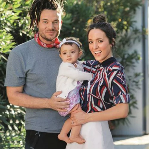 Καλομοίρα: Φωτογραφίζεται με την κόρη της, Αναστασία, λίγο πριν τη βάφτιση!