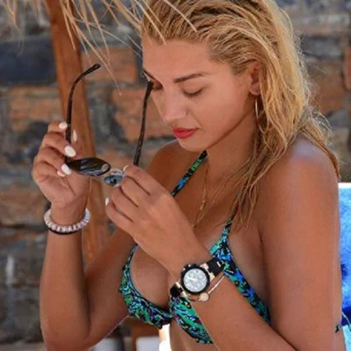 Κωνσταντίνα Σπυροπούλου: Νυχτοπερπατήματα με την αδερφή της στη Ρόδο