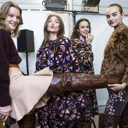 Φθινόπωρο/Χειμώνας 2017-18: Tα μοναδικά looks που πρέπει να δεις