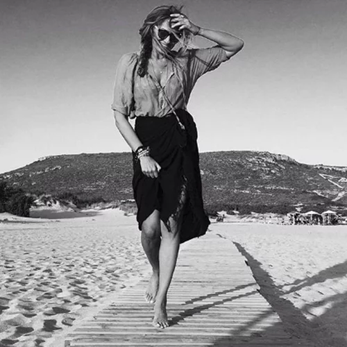 Βίκυ Κουλιανού: Κόβει την ανάσα με το καλλίγραμμο κορμί της